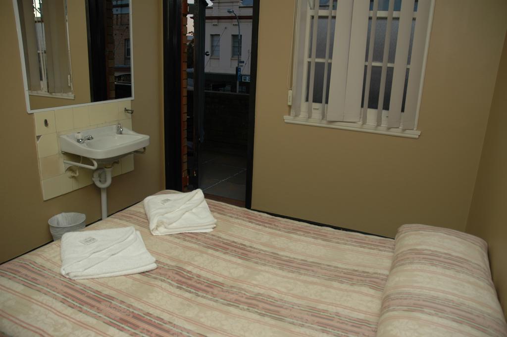 Belmore Hotel Maitland Room photo